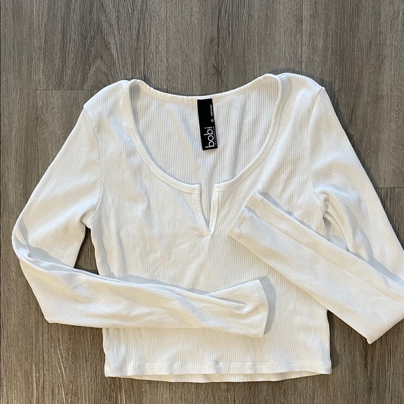bobi los angeles White Ribbed Long Sleeve V Neck Crop Shirt Top Small - Picture 1 of 9